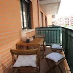 Piso Coqueto Con Parking Y Balcon *