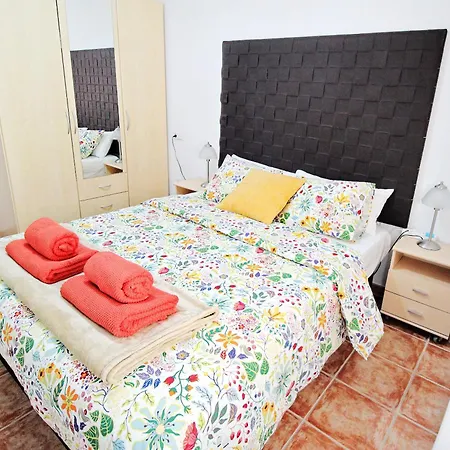 Piso Coqueto Con Parking Y Balcon * Sabinanigo