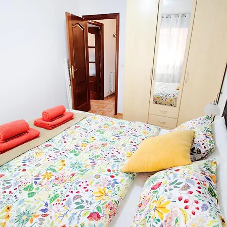 Daire Piso Coqueto Con Parking Y Balcon *