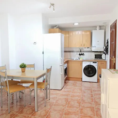 Daire Piso Coqueto Con Parking Y Balcon Sabiñánigo