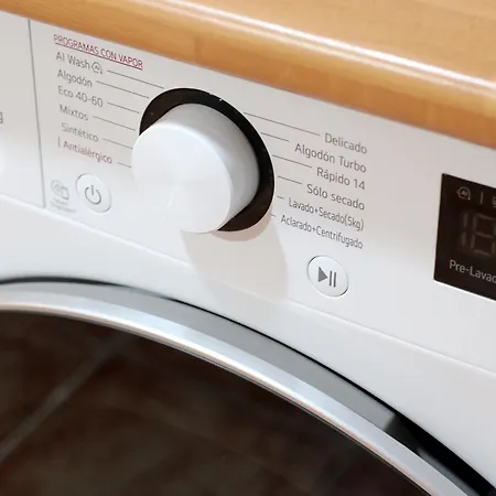 Piso Coqueto Con Parking Y Balcon *