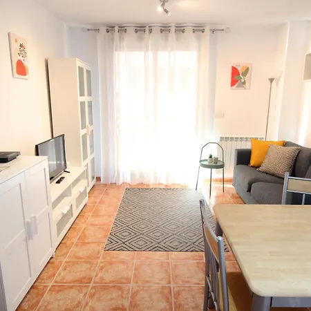 Piso Coqueto Con Parking Y Balcon Sabiñánigo