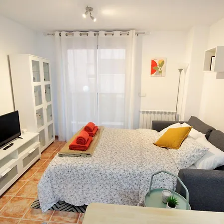 Piso Coqueto Con Parking Y Balcon *
